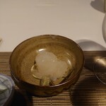 別邸 洛邑 - 四点目は　須崎御用邸近くで捕れた伊勢海老のお造り　ほんのり甘くて美味しかった