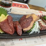 ホースミート 冨士乃馬 - 馬刺しの６種盛り（右のハツ一枚食べてしまった）