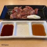 彩月 - 胡四の牛王の和牛切落しと2種のタレ