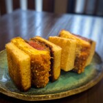 肉師じじい - ヒレカツサンド（ハーフサイズなので¥2400)