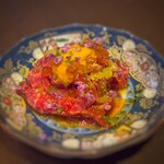 肉師じじい - 極み炙りユッケ(1600)