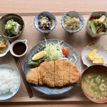 FukuFuku - サクサク衣のとんかつ定食(1,590円)