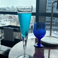 渋谷 Blue bird - ブルーのシャンパン