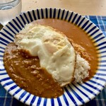 コープさっぽろ - 料理写真:2色カレーも、目玉焼きポクポク(´Д` )