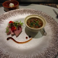 鉄板焼　葵 - 鴨のサラダと牛すじ煮込み