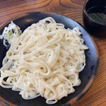 上州手打うどんつるつる - つるつるという店名の示す通りつるつるのうどん（ハゲの人に対して言っているわけではない）