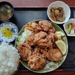 おとも苑 食堂 - 鉛直方向から