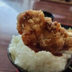 おとも苑 食堂 - 唐揚げリフト