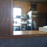 麺屋 一匹狼 - カウンタ席からの厨房