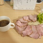 極汁美麺 umami - ビューです