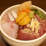 飲んべぇ食堂 らくだ屋 - 海鮮丼（特注）