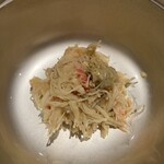 紀尾井町 三谷 - ほぐした蟹、小さな殻あるも高野君見逃さずすいませんと