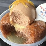 エーケーラボ - 断面　中にちょっとだけカスタード