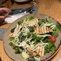 オービカ モッツァレラバー 横浜店 - グリルドチキンサラダ