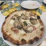 トラットリア ピッツェリア polipo - 季節限定！牡蠣ピッツァ