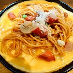 カーサタベ - 敷き玉子には調べてみると
水が混ぜてあるらしく、生の部分を残されている

今回普通サイズで鉄板ナポリタンを食べていて
スパゲッティのトマトケチャップの酸味と
玉子の円味のバランスが丁度良かった