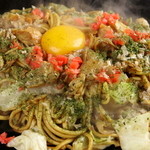 Okonomiyaki Tsuruya - ニンニクの旨みとソースのコク」が食欲をそそります！にんにく焼きそば