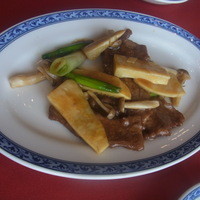 ホテルオークラレストラン新宿 中国料理 桃里 - 筍と牛肉の炒め物
