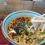 레이죠우 오소레산 렌게안 - 산채 소바 면 클로즈업