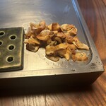 潜龍 - お肉の油でニンニクを炒めたやつ