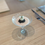 255641686 - マスのムース　キャビアとルッコラのお花添え