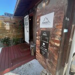 ドングリー ブックス&ストーリーカフェ - 