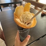 ピューリント - 桃とネクタリンのクレープ　イチジクジェラート添え