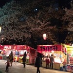 屋台 武ちゃん - 花見客でにぎわい始めた小頭町公園