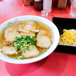 ごんなlegend - チャーシューらーめん、とりめし半