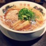 来来亭 - 料理写真:ラーメンです。「細麺と太麺」「麺の硬さ」「ネギの量」「背脂の量」を選べます！平日ランチは麺大盛又は
ライス無料！