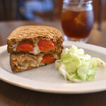 Arbor  Coffee - チキンとトマトのホットサンド ドリンクセット＠税込1,380円