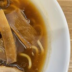 らーめん 戸丸屋 - 「醤油らーめん」のスープアップ