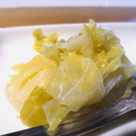 ZERO - （前菜）キャベツのピクルス。