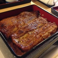 鰻割烹 伊豆栄 本店 - 鰻重（梅）4860円。見るからにおいしそう…