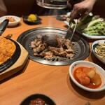 カンガンスルレ - キムチ海鮮チヂミ