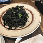 IL PLANETARIO - イカの身たっぷりのイカ墨パスタ