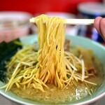ニューラーメンショップ 主水 - 麺リフト、美しい✨