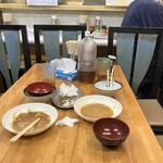 はらとく - 駒大野球部学生は、肉にんにく炒め定食をマヨかけてウマそうに食ってた。