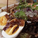 鍛冶屋餃子 - 麻辣黒酢涼麺