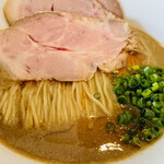 紅ズワイガニらぁ麺 まるはち屋 - 