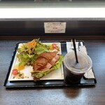 トシ・ヨロイヅカ 東京 - 