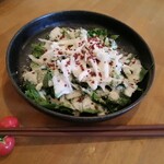 吉祥寺 八百屋バル - ほうれん草のシーザーサラダたっぶり1人前です♪