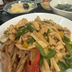 中国料理 頤和園 - かなり大盛りですが、たとえ少食のアナタでも
      きっと量が多い事に感謝するとこでしょう。