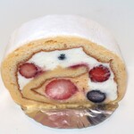 パティスリーマサ - ・「フルーツロールケーキ(¥594)」
