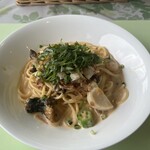 トミズダイナー - パスタ ズワイガニのトマトクリームソース