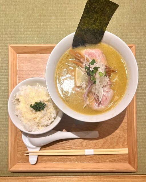 林檎と貝 by limogohan : 牡蠣と貝 - 築地/ラーメン | 食べログ
