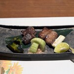 金舌 - 熟成舌二種食べ比べ﻿ ・三十日乾燥熟成　金舌﻿ ・飛騨牛　牛舌