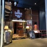 ロウリーズ・ザ・プライムリブ 大阪 - 