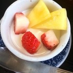 寿し幸 - デザートの手作り杏仁豆腐。