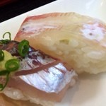 寿し幸 - 新鮮な鯵と鯛。